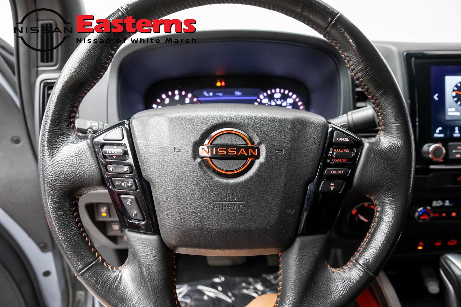 Used 2023 Nissan Frontier PRO-4X w/ Technology Package AWD/4WD image 10