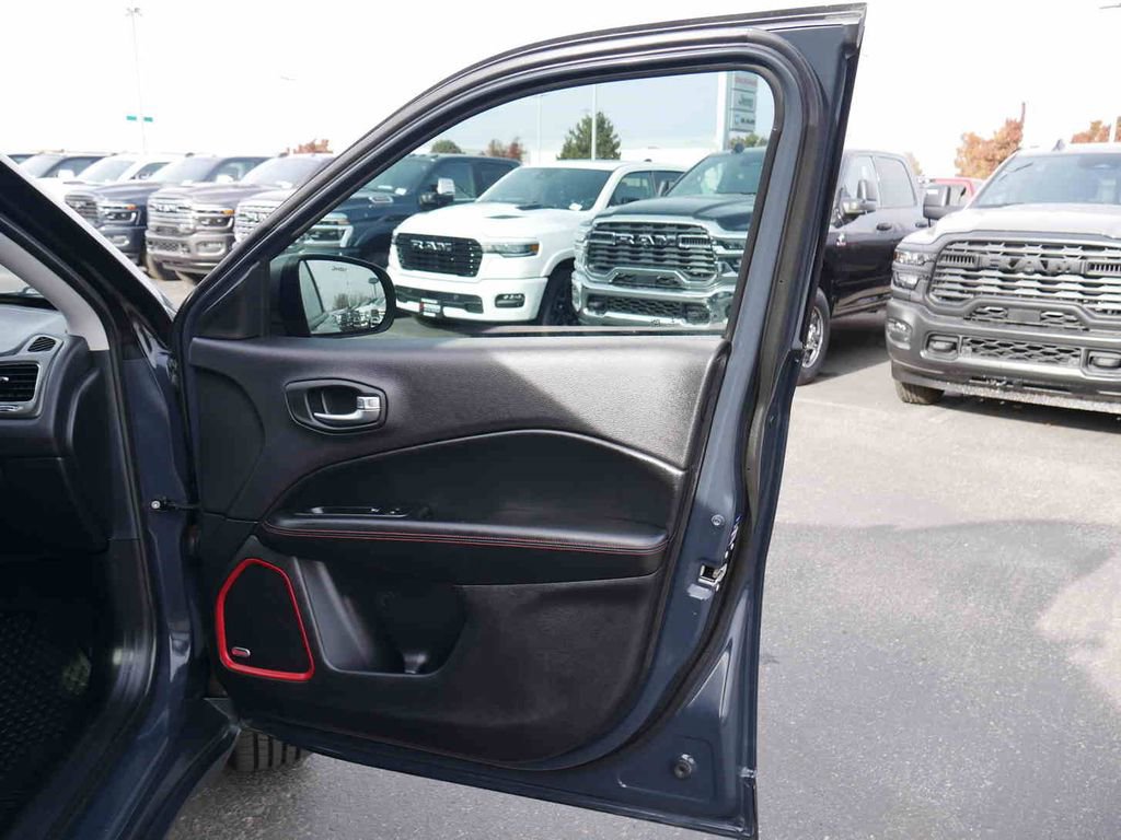 Used 2018 Jeep Compass Trailhawk w/ Leather Interior Group image 26