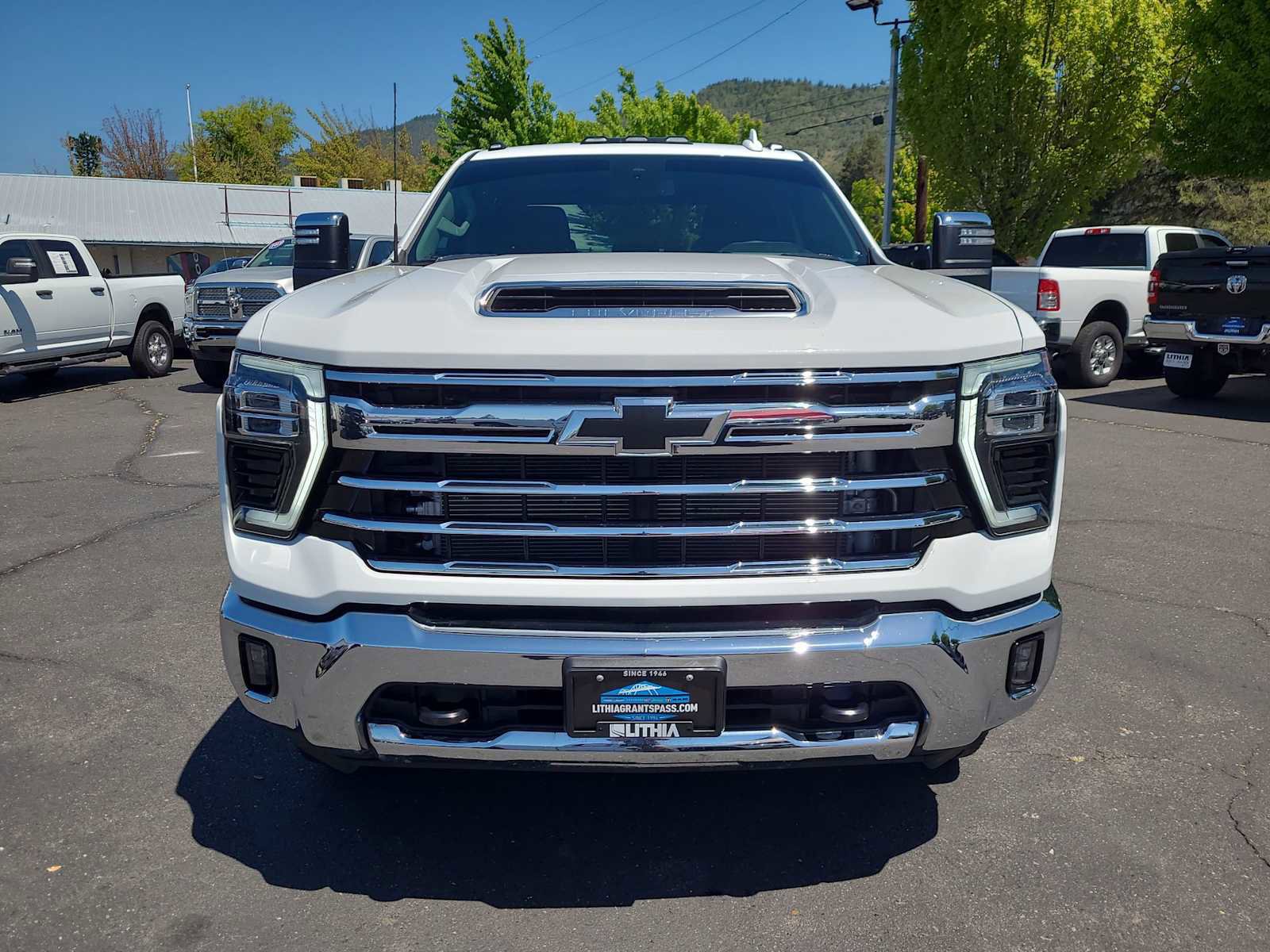 Used 2025 Chevrolet Silverado 3500 LTZ AWD/4WD image 14