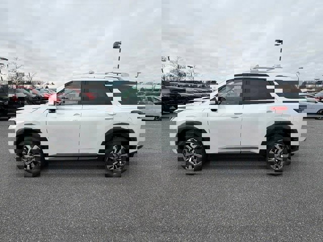 New 2025 Nissan Pathfinder SL w/ Black Appearance Package image 8