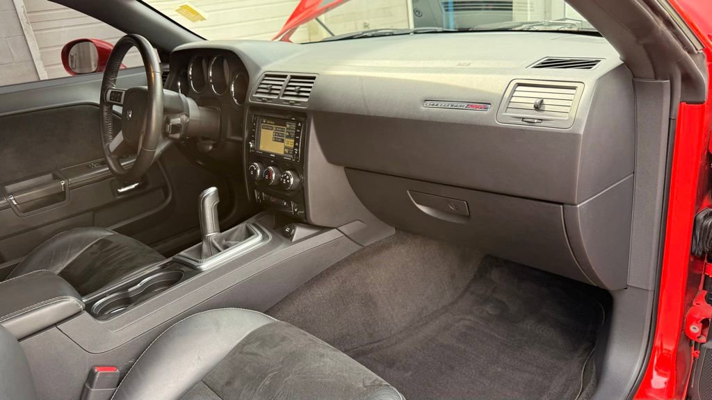 Used 2010 Dodge Challenger SRT8 RWD image 27