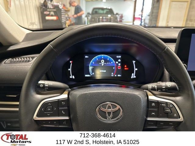 Used 2024 Toyota Grand Highlander AWD image 14