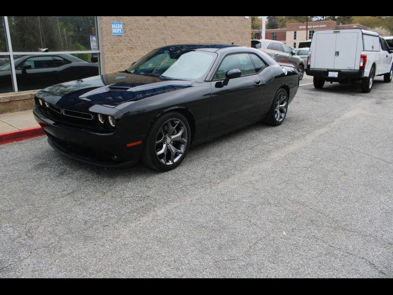 Used 2015 Dodge Challenger SXT Plus image 3