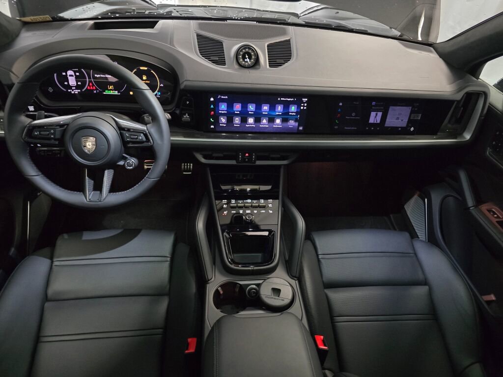 New 2026 Porsche Cayenne Turbo AWD/4WD image 19
