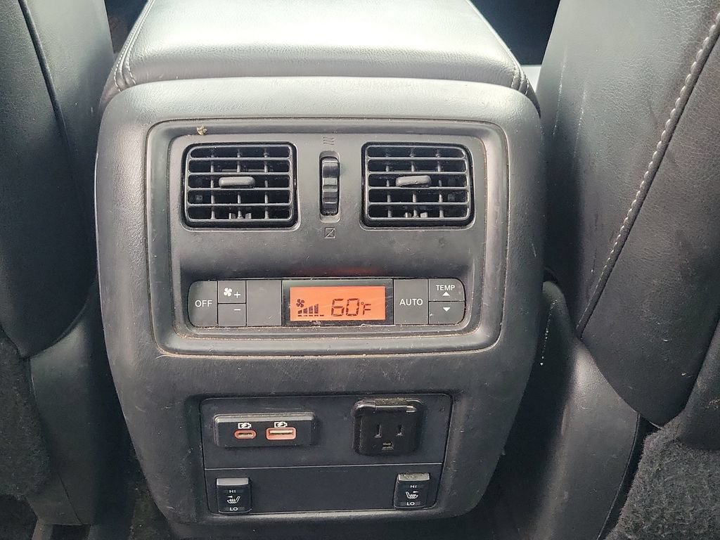 Used 2019 Nissan Pathfinder Platinum w/ Cargo Package AWD/4WD image 17