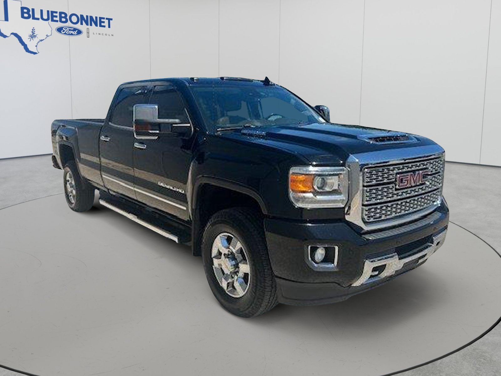 Used 2019 GMC Sierra 3500 Denali w/ Duramax Plus Package AWD/4WD image 3