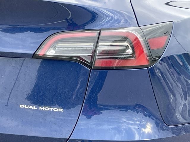 Used 2022 Tesla Model Y Long Range image 6