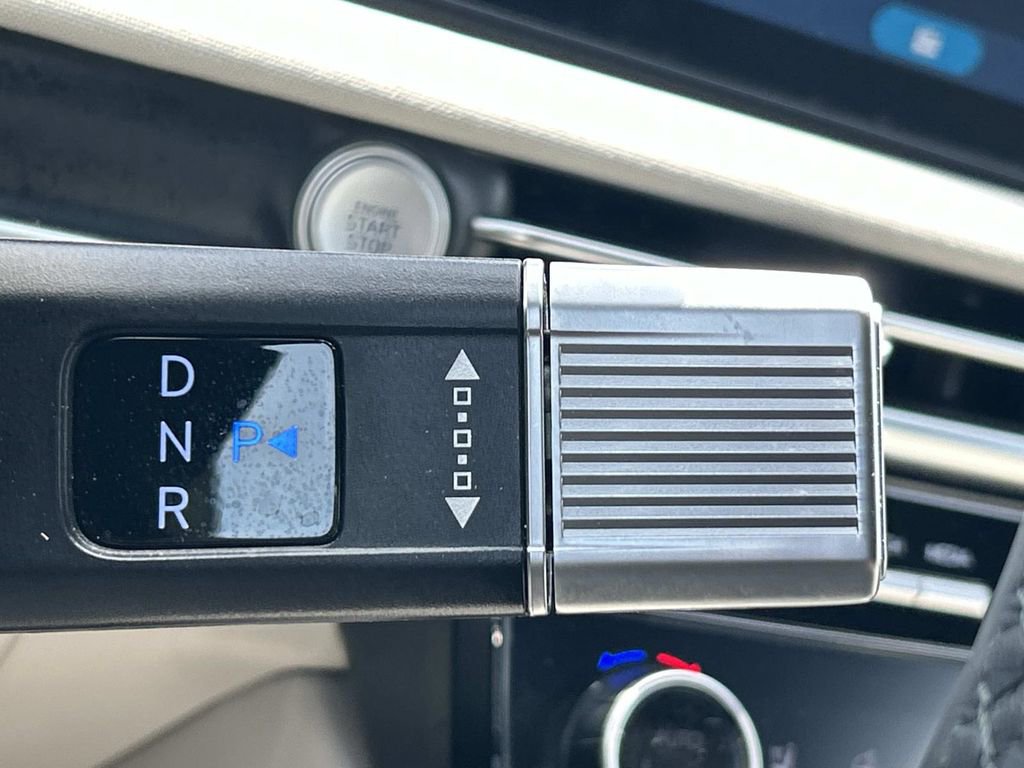 Certified 2025 Hyundai Tucson Limited AWD/4WD image 36