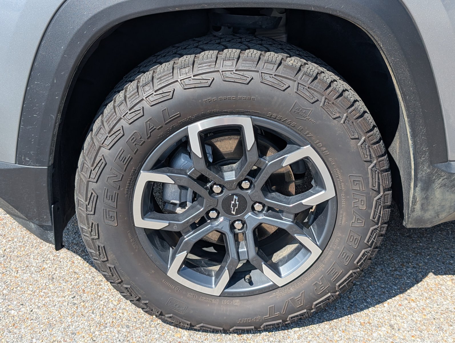 Certified 2026 Chevrolet Equinox ACTIV w/ Convenience Package III FWD image 11