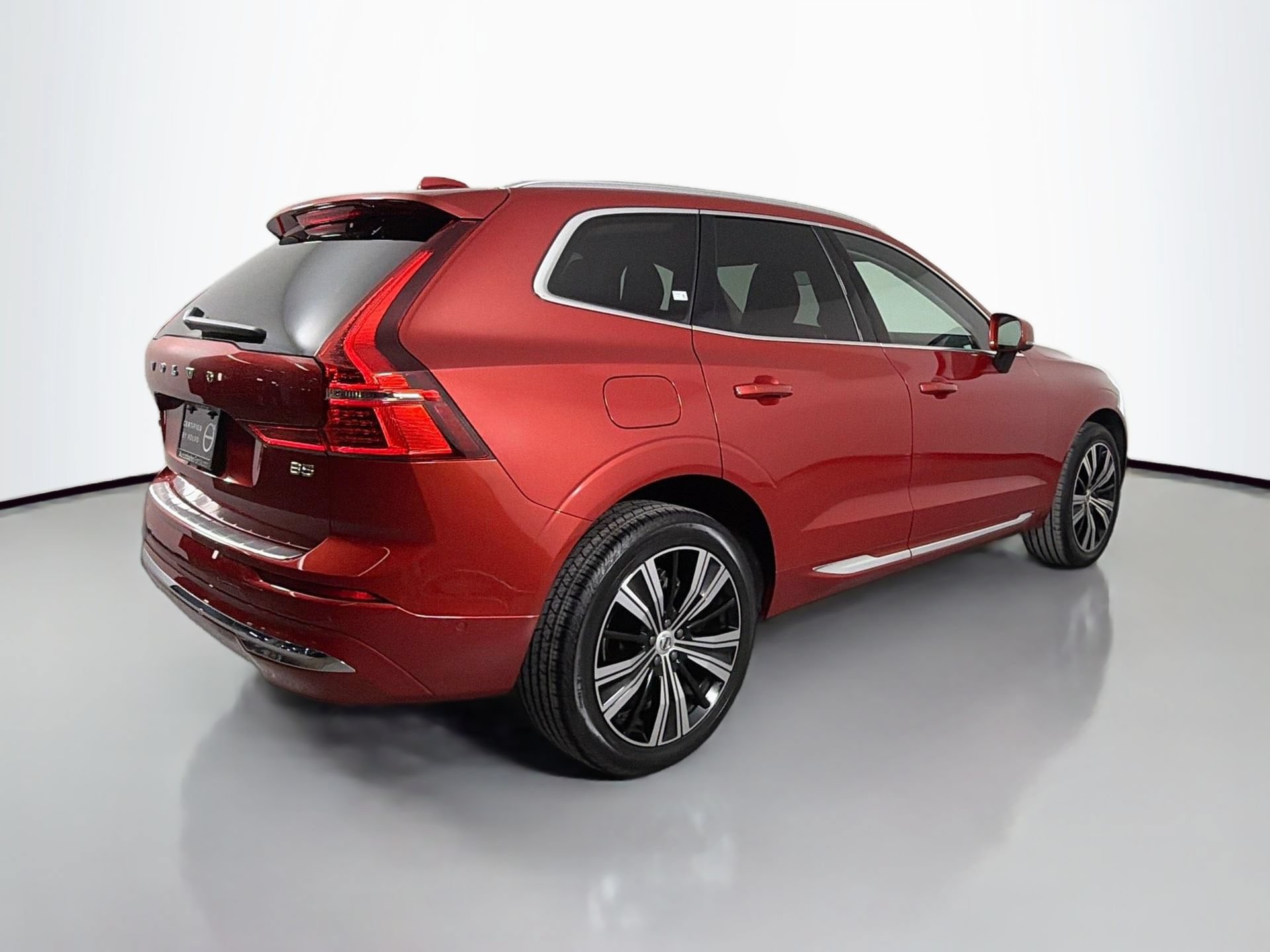 Certified 2023 Volvo XC60 B5 Plus w/ Protection Package Premier FWD image 6