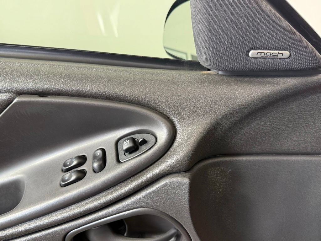 Used 2003 Ford Mustang Mach 1 RWD image 18