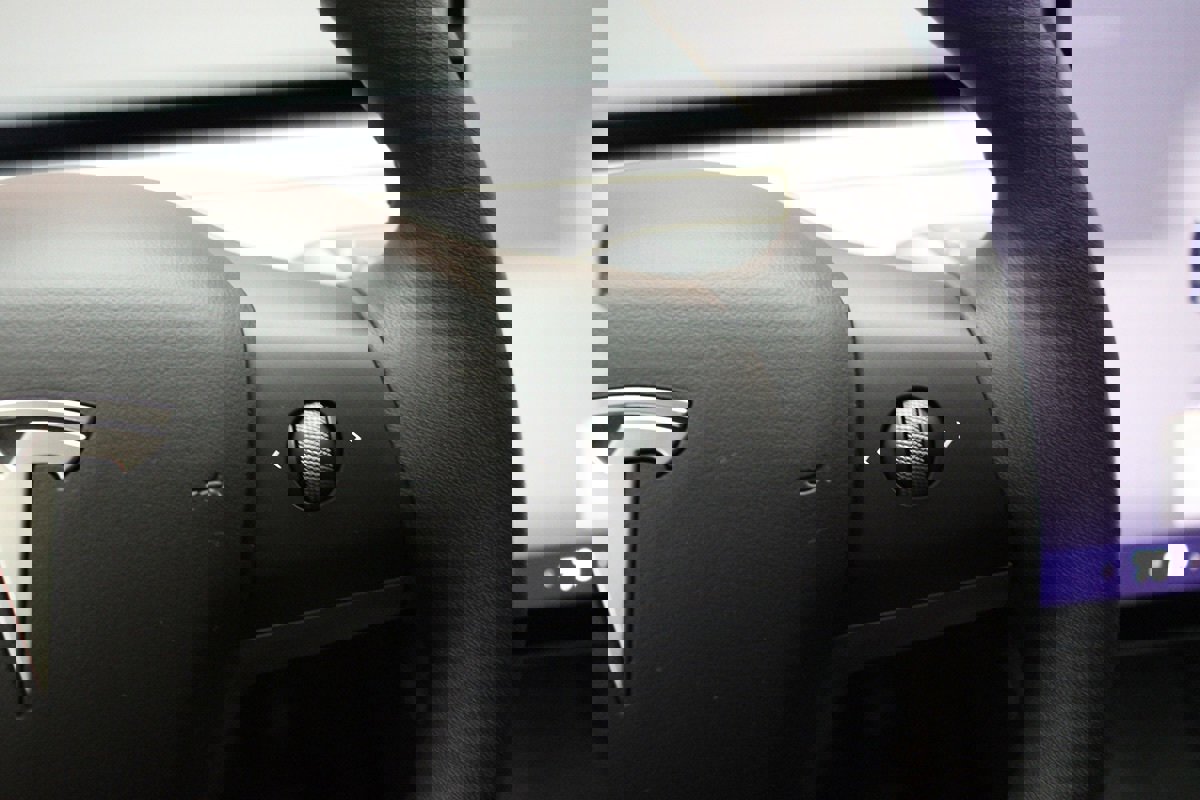 Used 2023 Tesla Model Y Long Range image 30