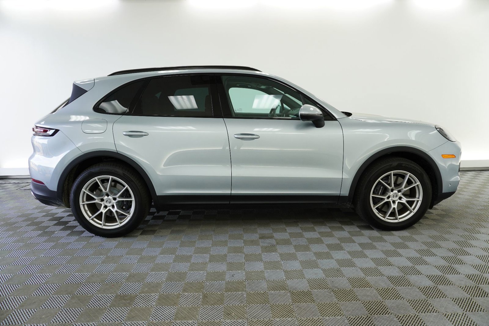 Certified 2026 Porsche Cayenne image 8