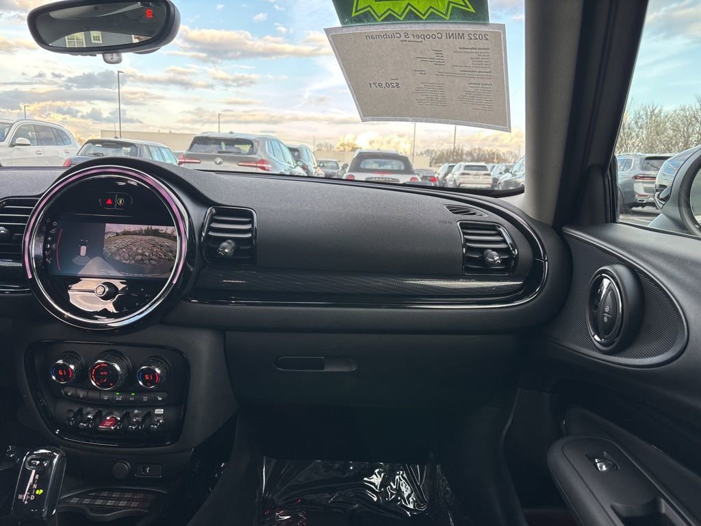Used 2022 MINI Cooper Clubman S w/ Premium Package image 16