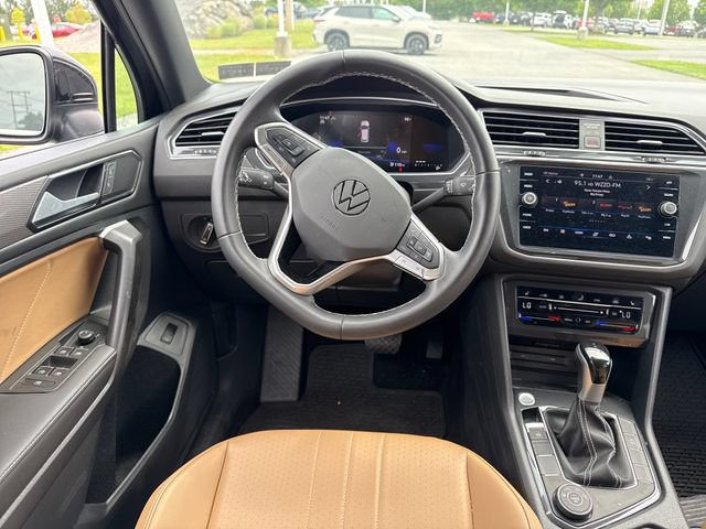 Used 2024 Volkswagen Tiguan SE w/ Panoramic Sunroof Package AWD/4WD image 24