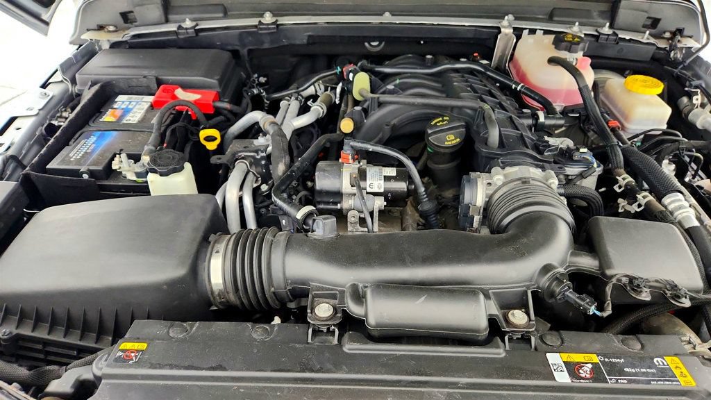 Used 2022 Jeep Wrangler Unlimited Sahara AWD/4WD image 27