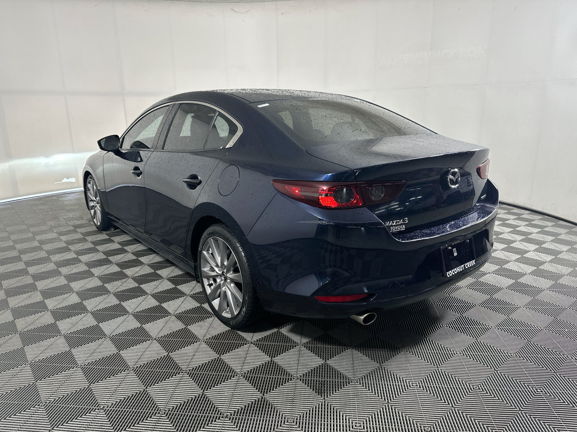 Used 2021 MAZDA MAZDA3 s FWD image 5