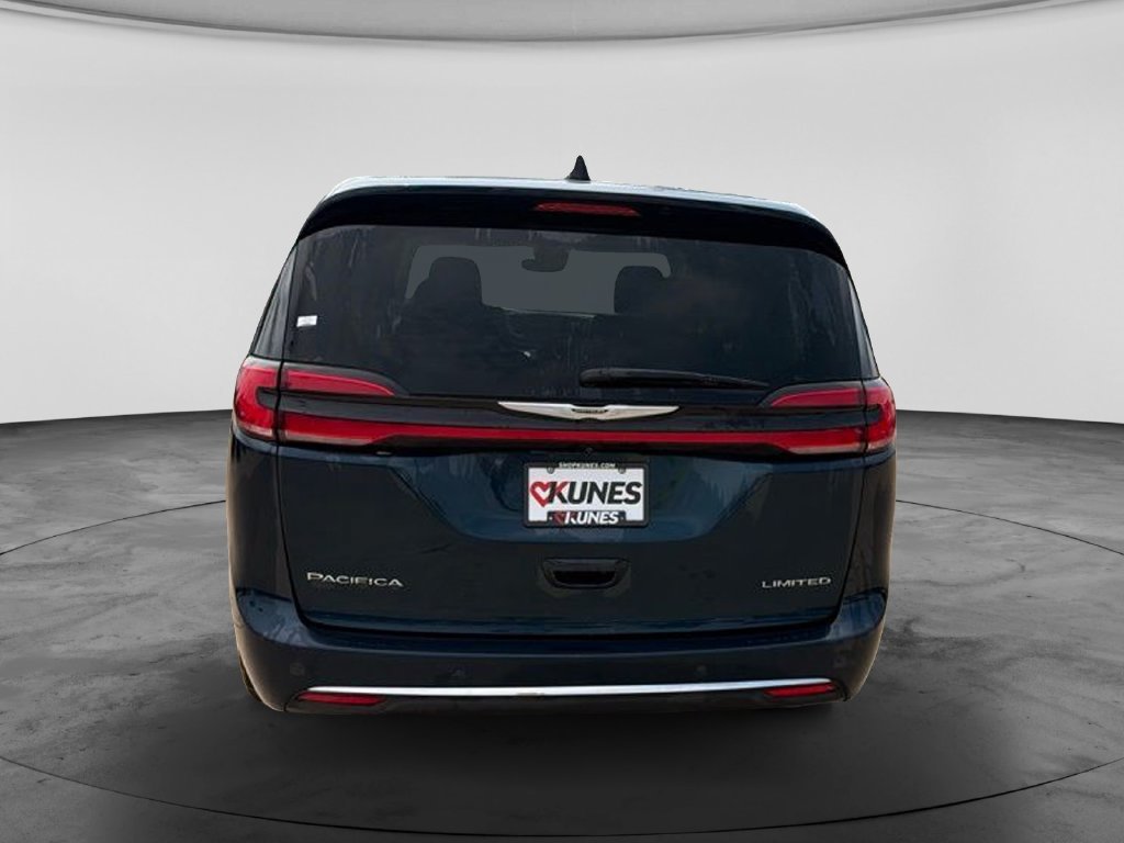 Used 2024 Chrysler Pacifica Limited FWD image 9