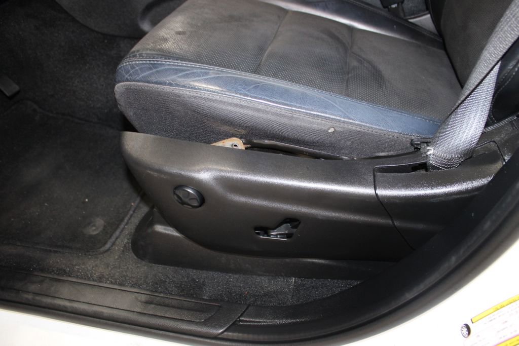 Used 2022 Jeep Grand Cherokee Laredo X image 16