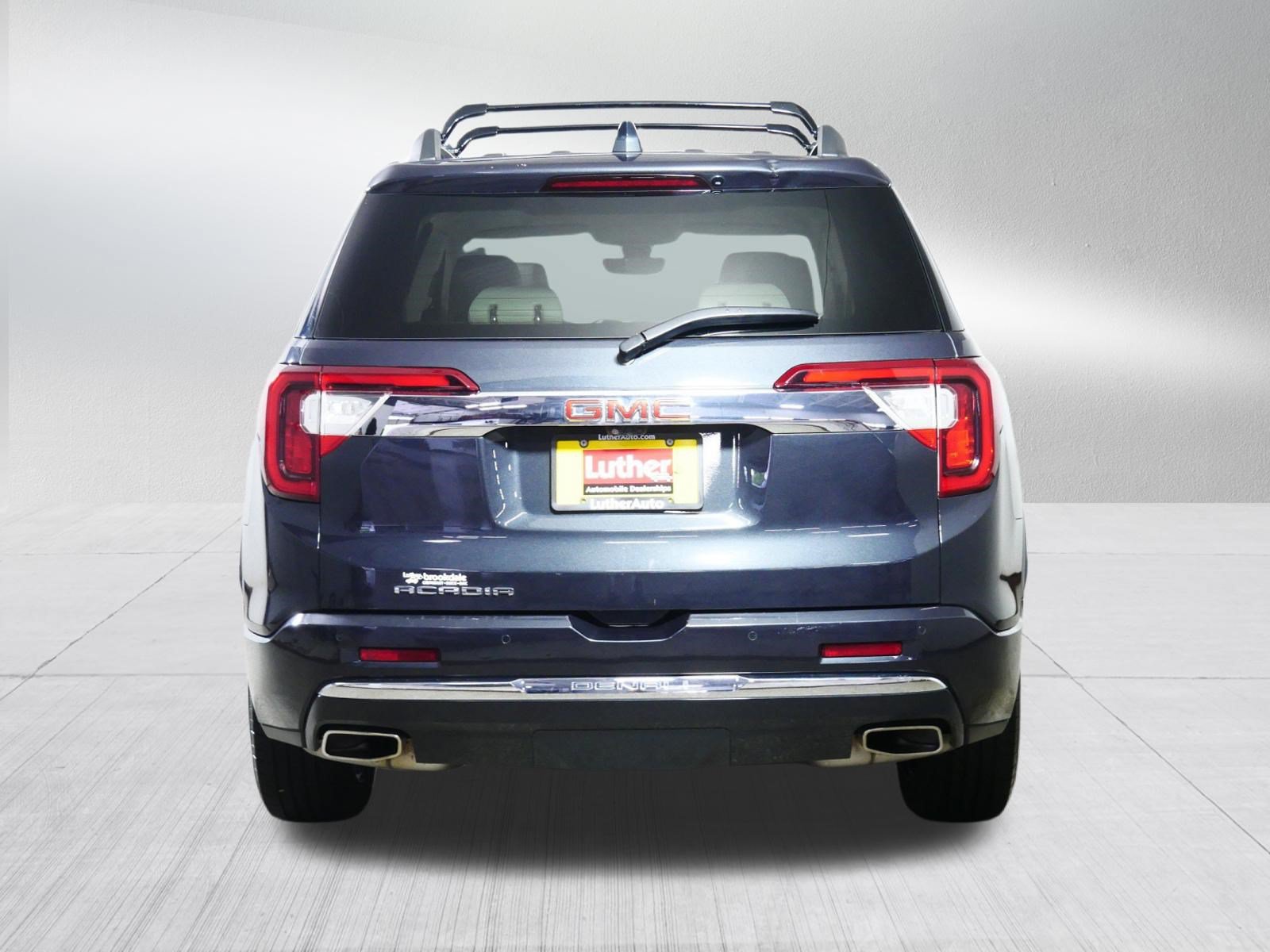 Used 2022 GMC Acadia Denali w/ Denali Ultimate Package FWD image 6