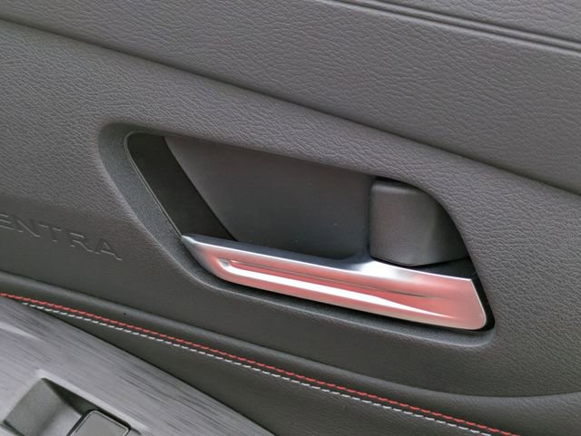 New 2026 Nissan Sentra SR w/ SR Premium Package FWD image 33