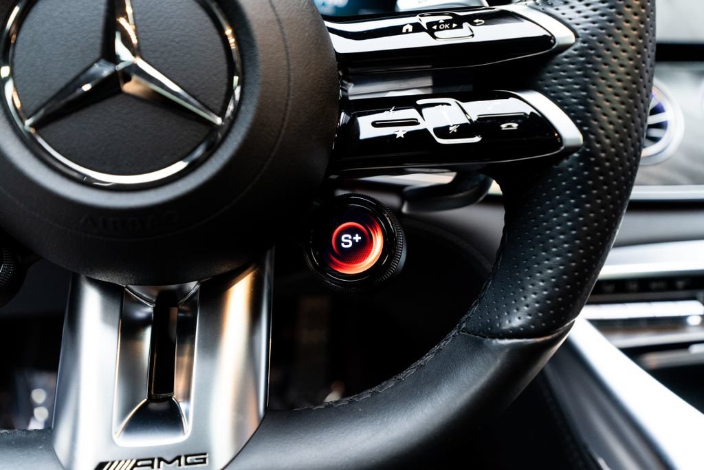 Used 2022 Mercedes-Benz AMG GT 43 image 33