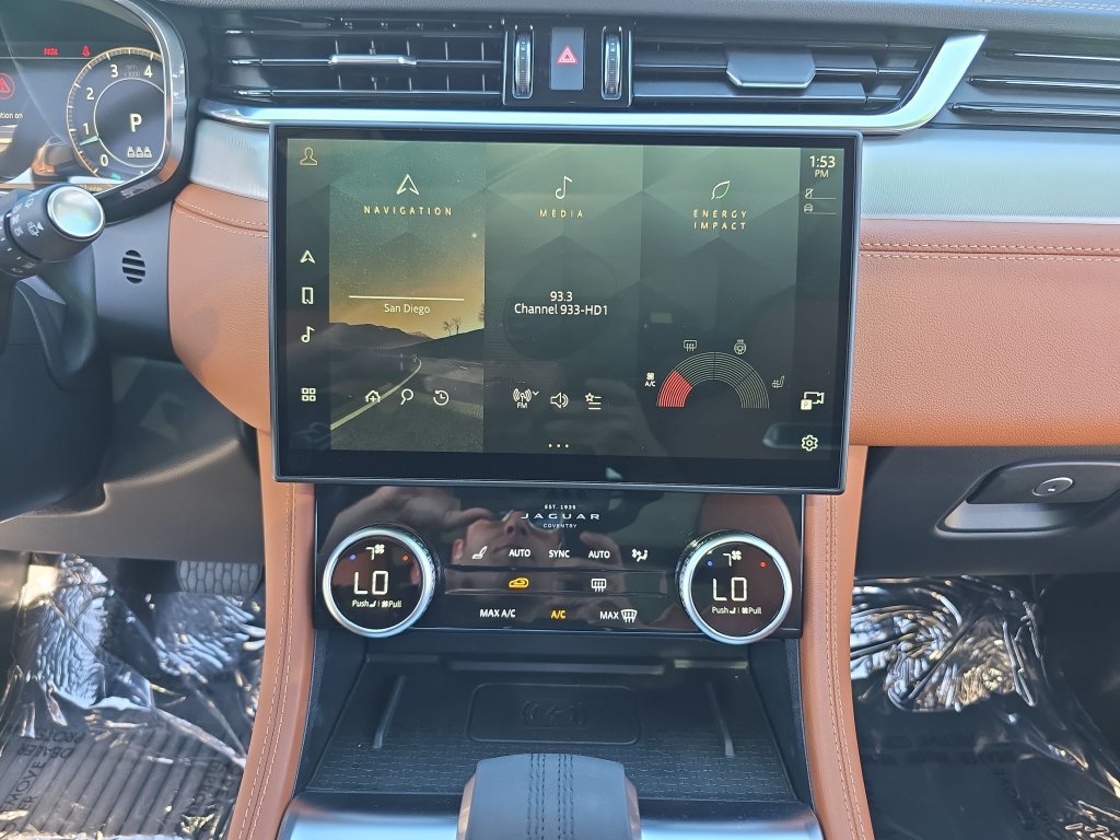 Certified 2025 Jaguar F-PACE R-Dynamic S AWD/4WD image 20