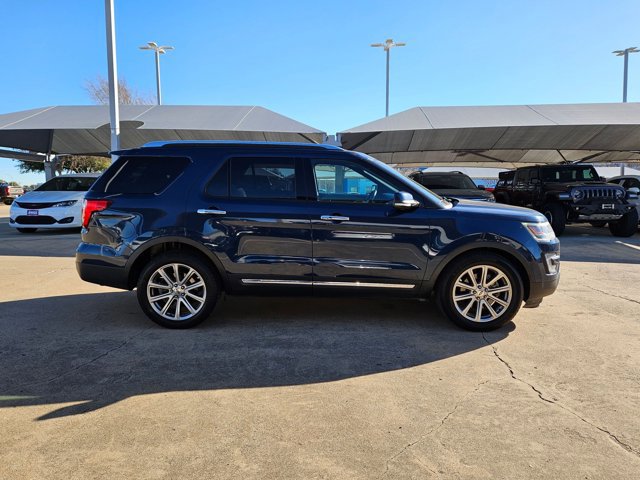 Used 2017 Ford Explorer Limited image 4