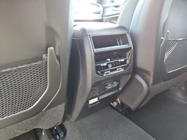 New 2025 Jeep Grand Cherokee Altitude image 20