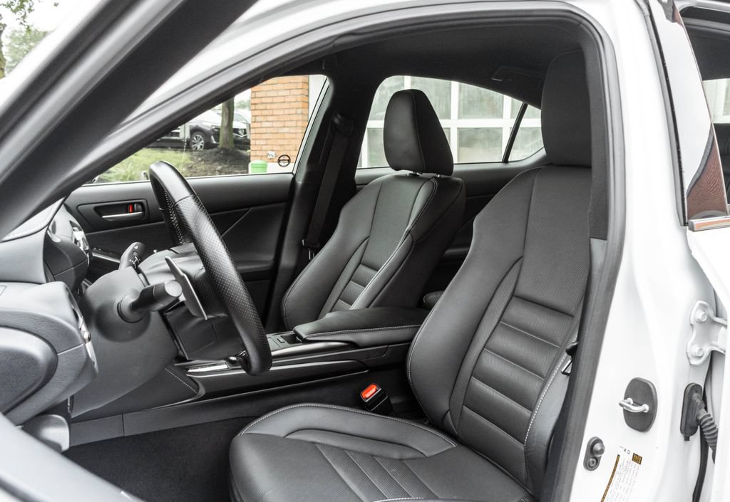 Used 2022 Lexus IS 300 F Sport AWD/4WD image 7