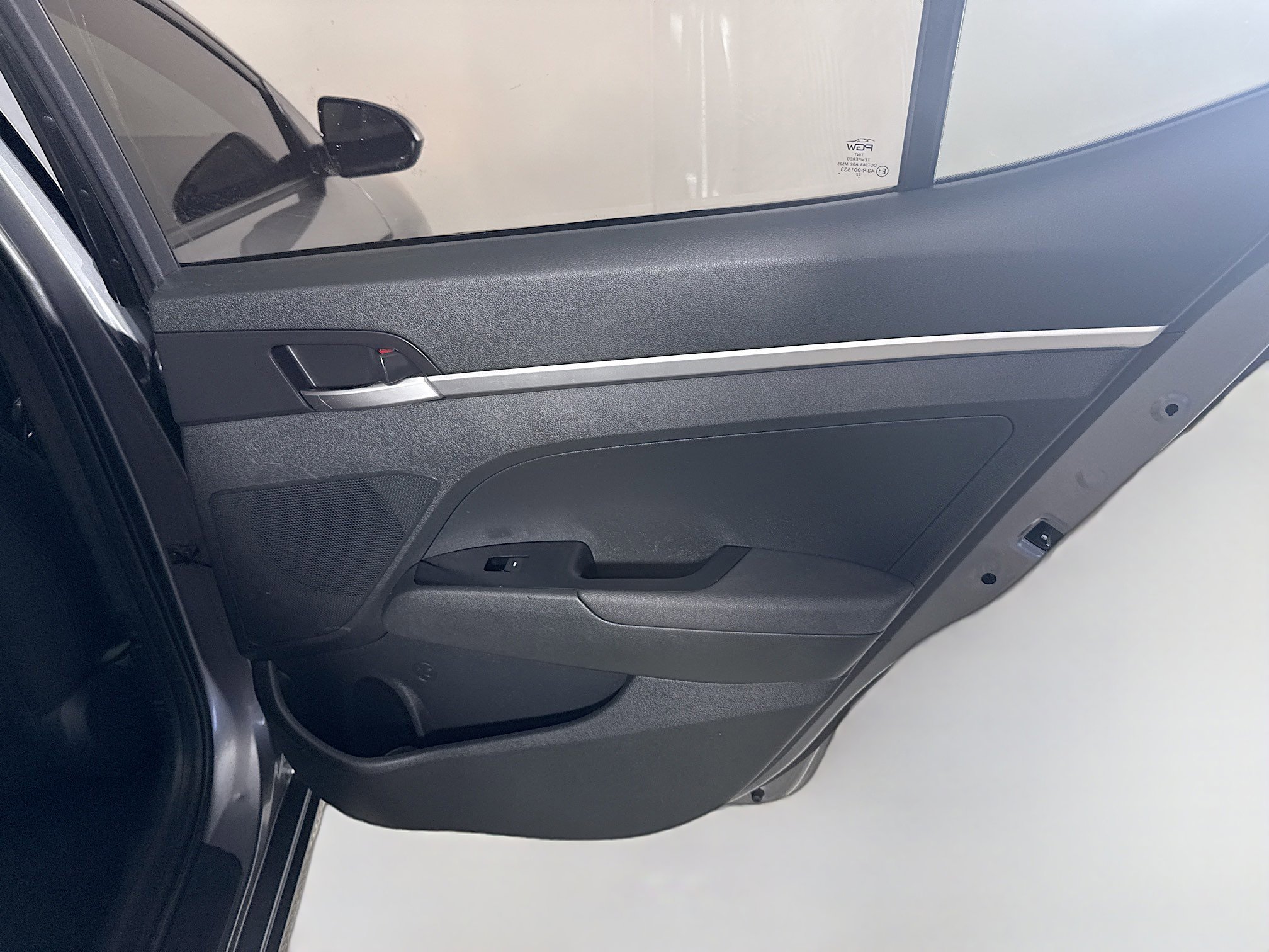 Used 2020 Hyundai Elantra SE w/ Cargo Package (C1) image 27