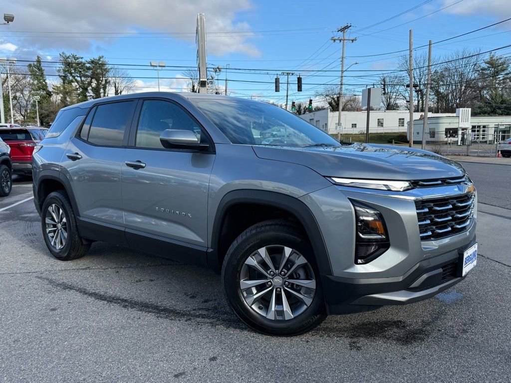 New 2026 Chevrolet Equinox LT image 2