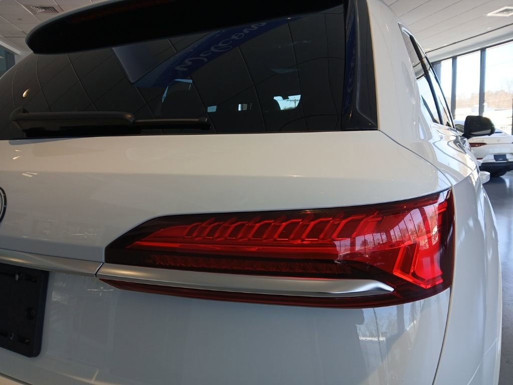 Used 2025 Audi Q7 3.0T Premium Plus image 15