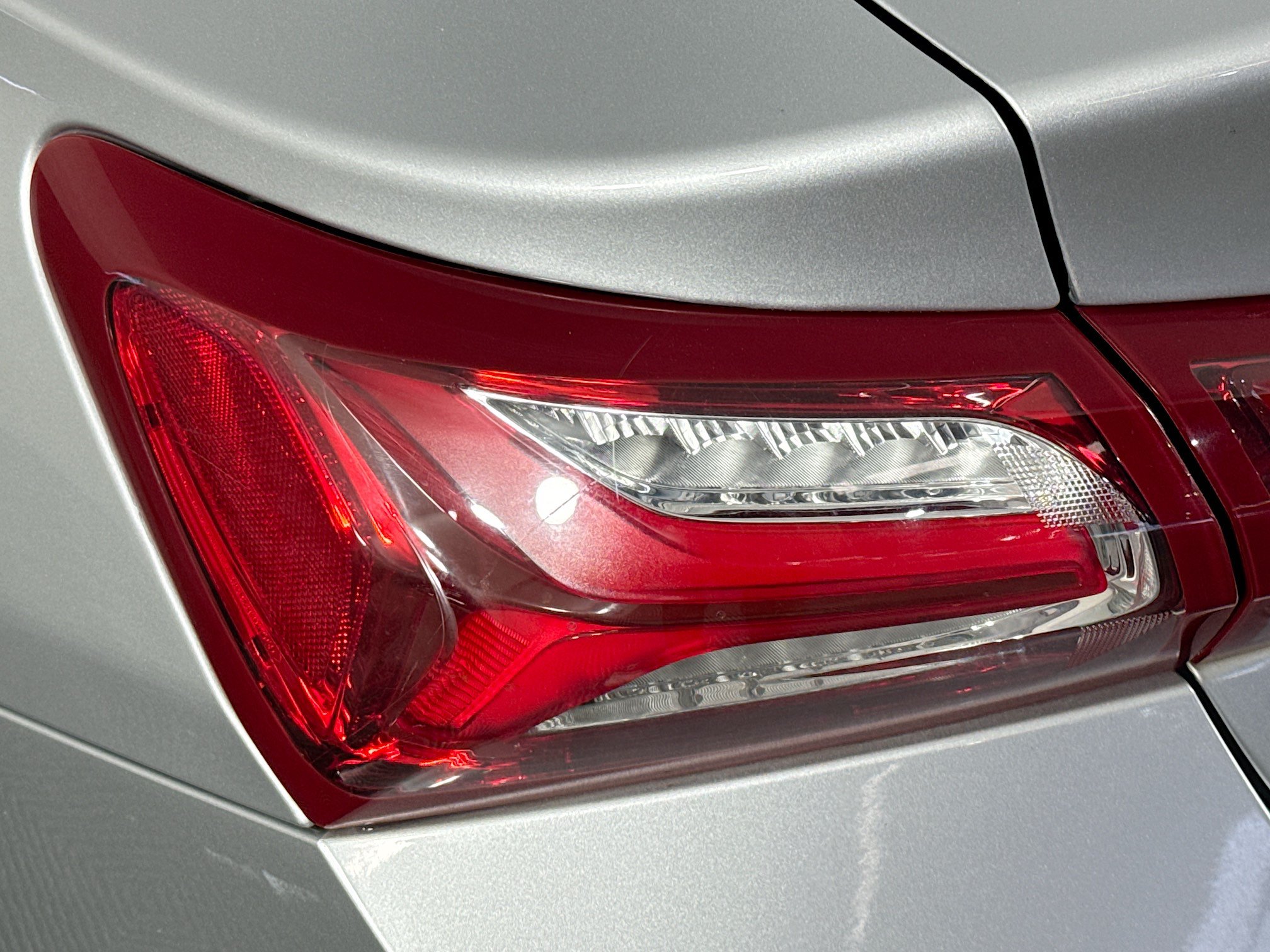 Used 2022 Chevrolet Malibu LT FWD image 35