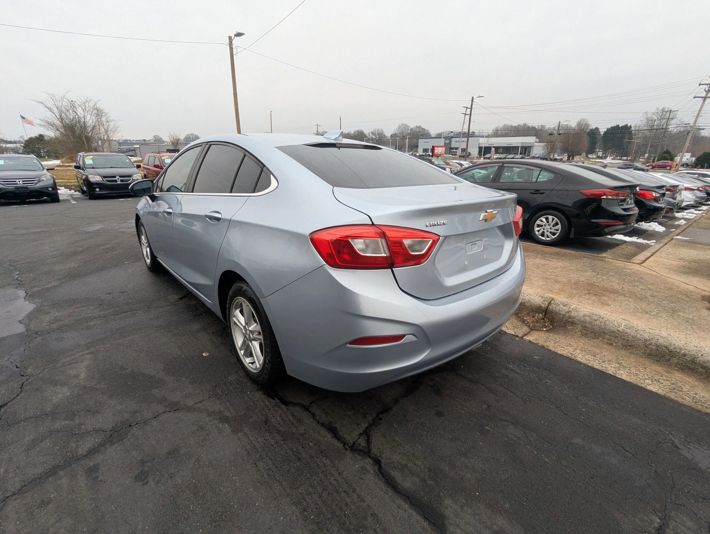 Used 2017 Chevrolet Cruze LT image 5