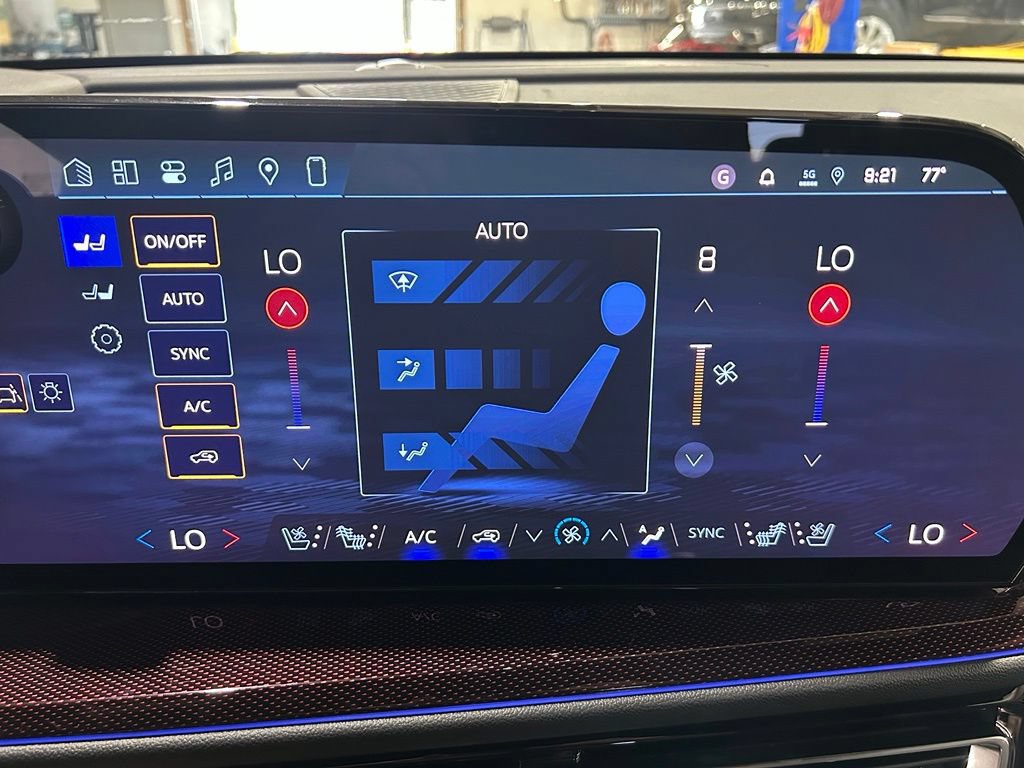 New 2026 Chevrolet Traverse RS w/ LPO, Floor Liner Package AWD/4WD image 37