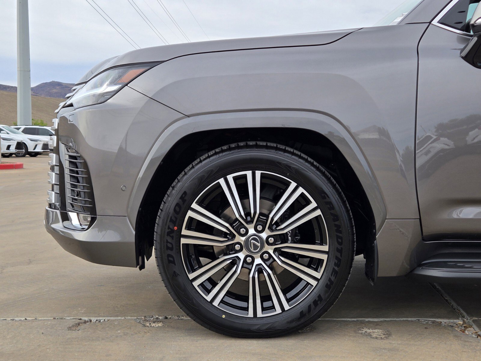 New 2026 Lexus LX 700h Luxury image 5