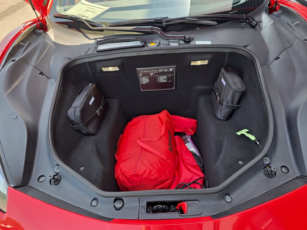 Used 2018 Ferrari 488 Spider RWD image 39