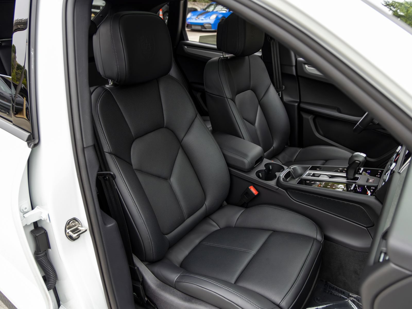 Certified 2026 Porsche Macan AWD/4WD image 60