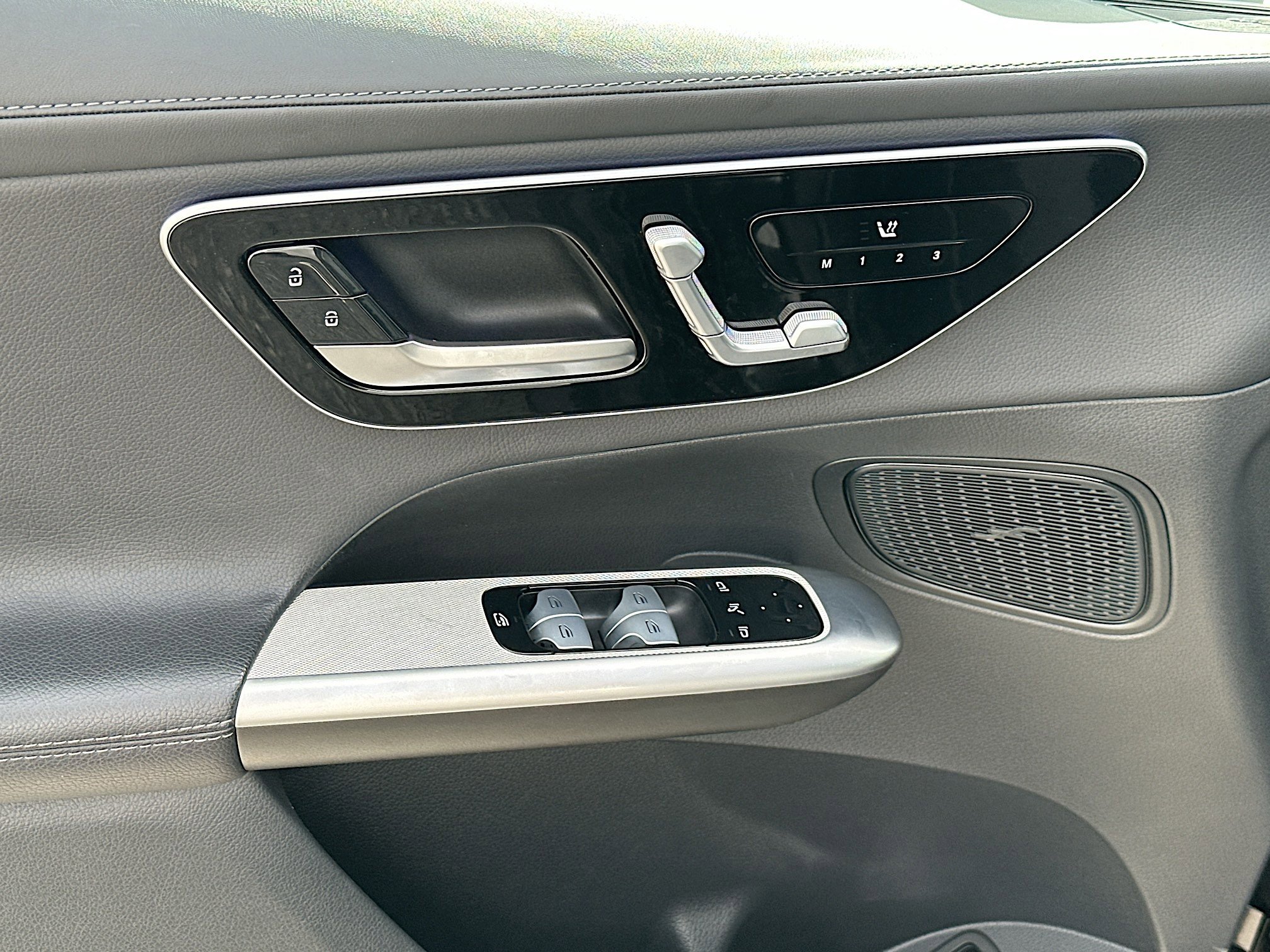 Used 2024 Mercedes-Benz GLC 300 image 16