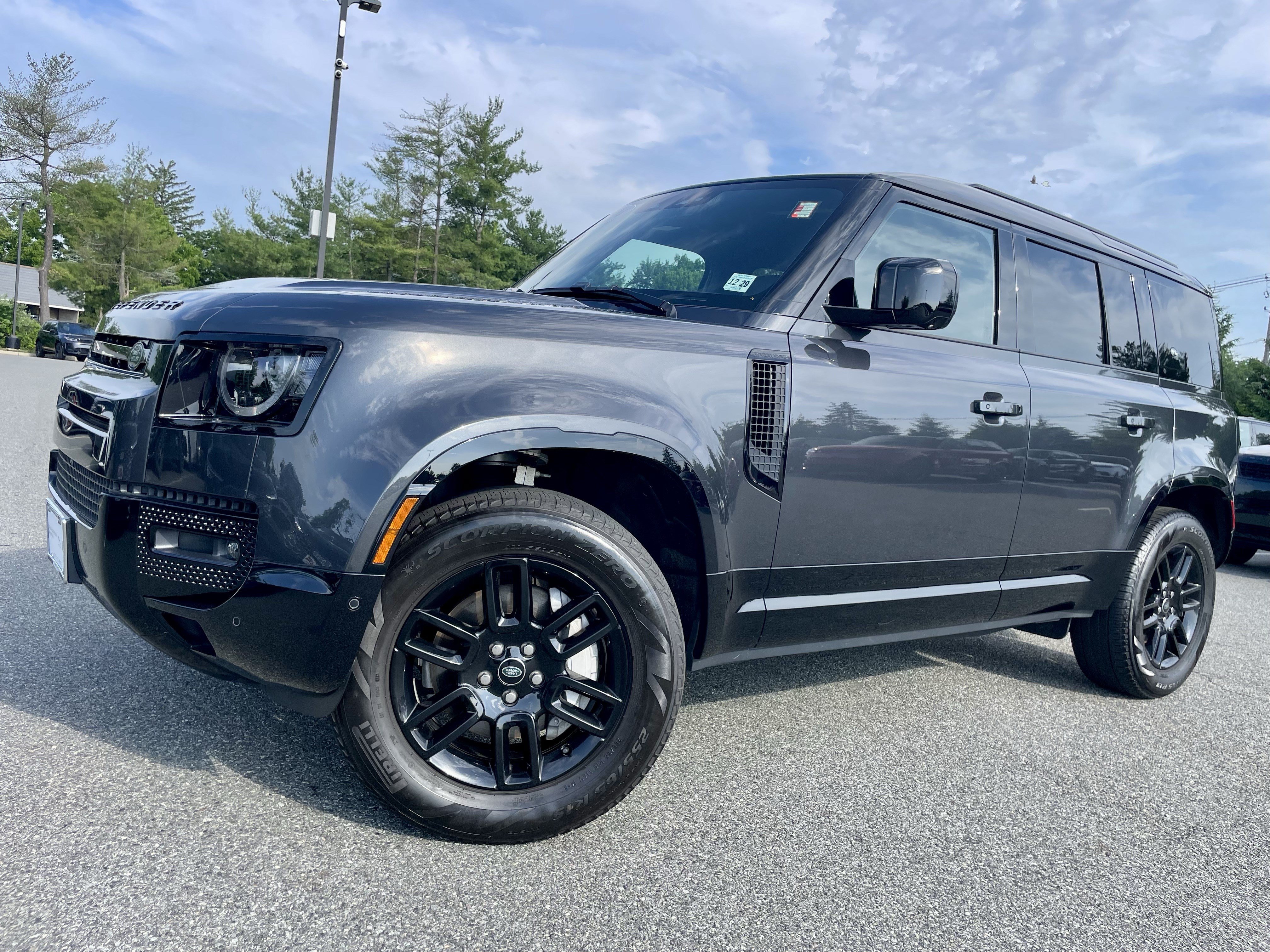 Certified 2024 Land Rover Defender 110 X-Dynamic SE AWD/4WD image 35