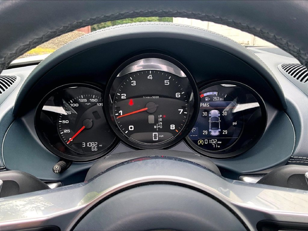 Used 2019 Porsche 718 Boxster RWD image 23