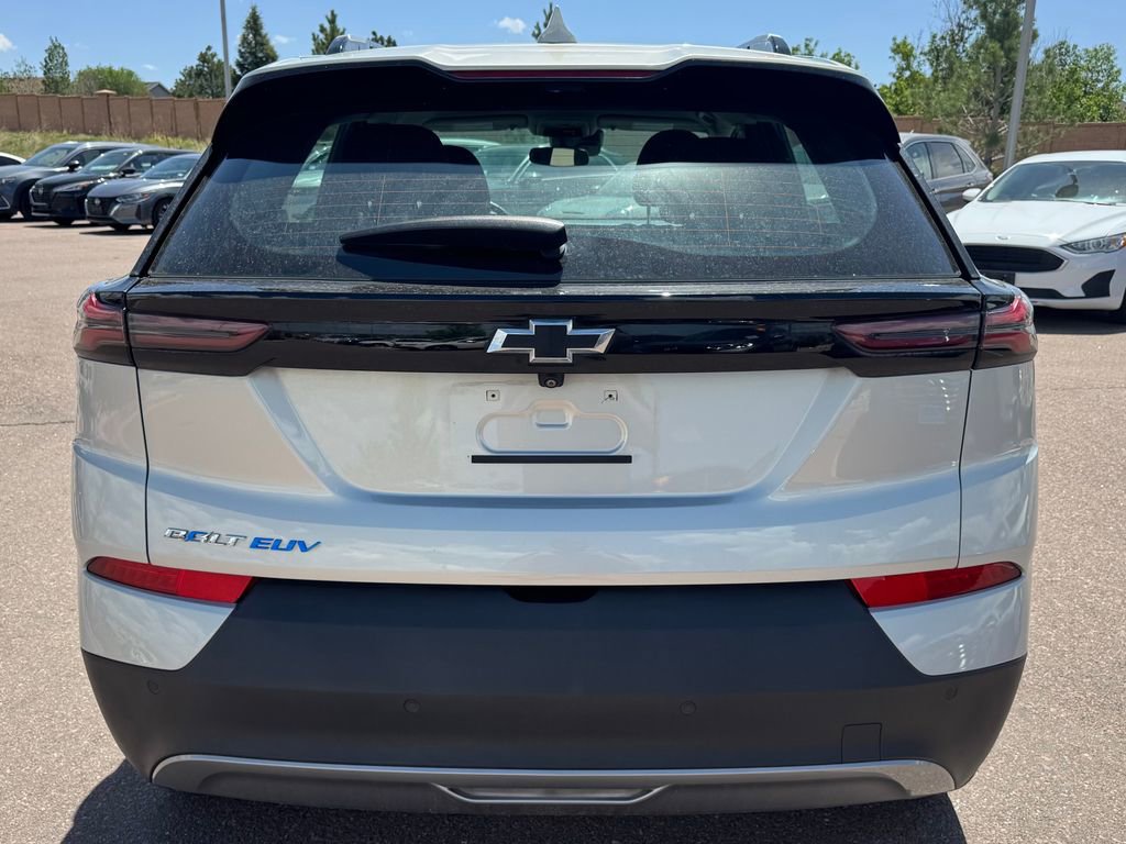 Used 2022 Chevrolet Bolt EUV LT w/ Comfort Package FWD image 5