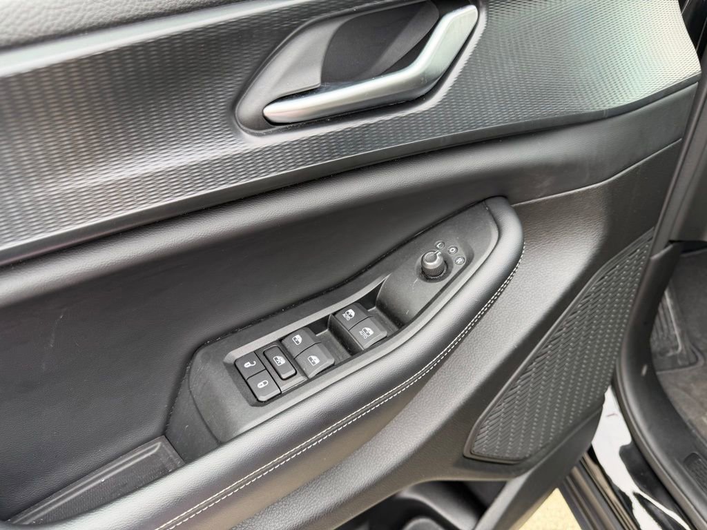 Used 2024 Jeep Grand Cherokee Altitude image 14