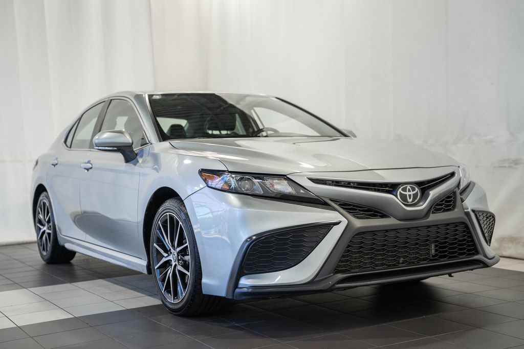 Used 2024 Toyota Camry SE FWD image 1