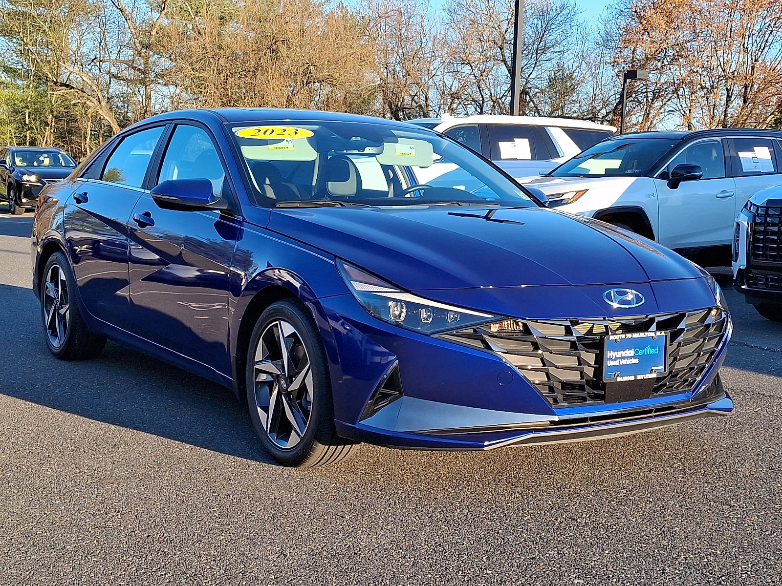 Certified 2023 Hyundai Elantra Limited w/ Preferred Accessory Package image 3