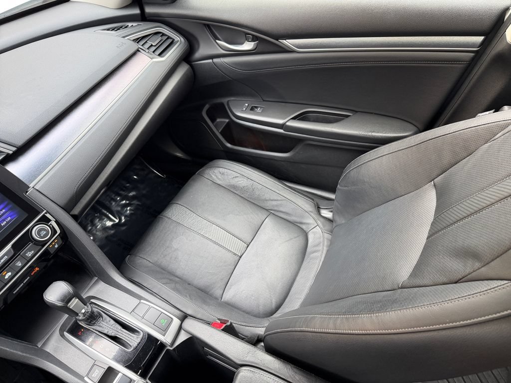 Used 2018 Honda Civic Touring image 17