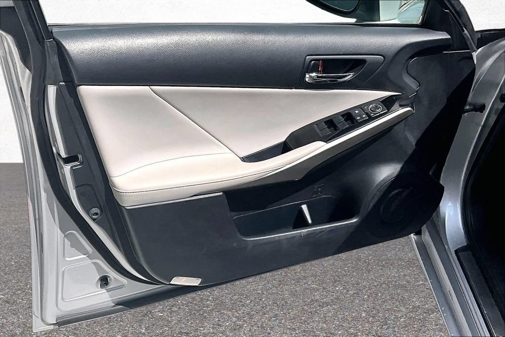 Used 2016 Lexus IS 200t RWD image 20