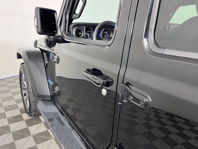 Used 2024 Jeep Wrangler High Altitude AWD/4WD image 13