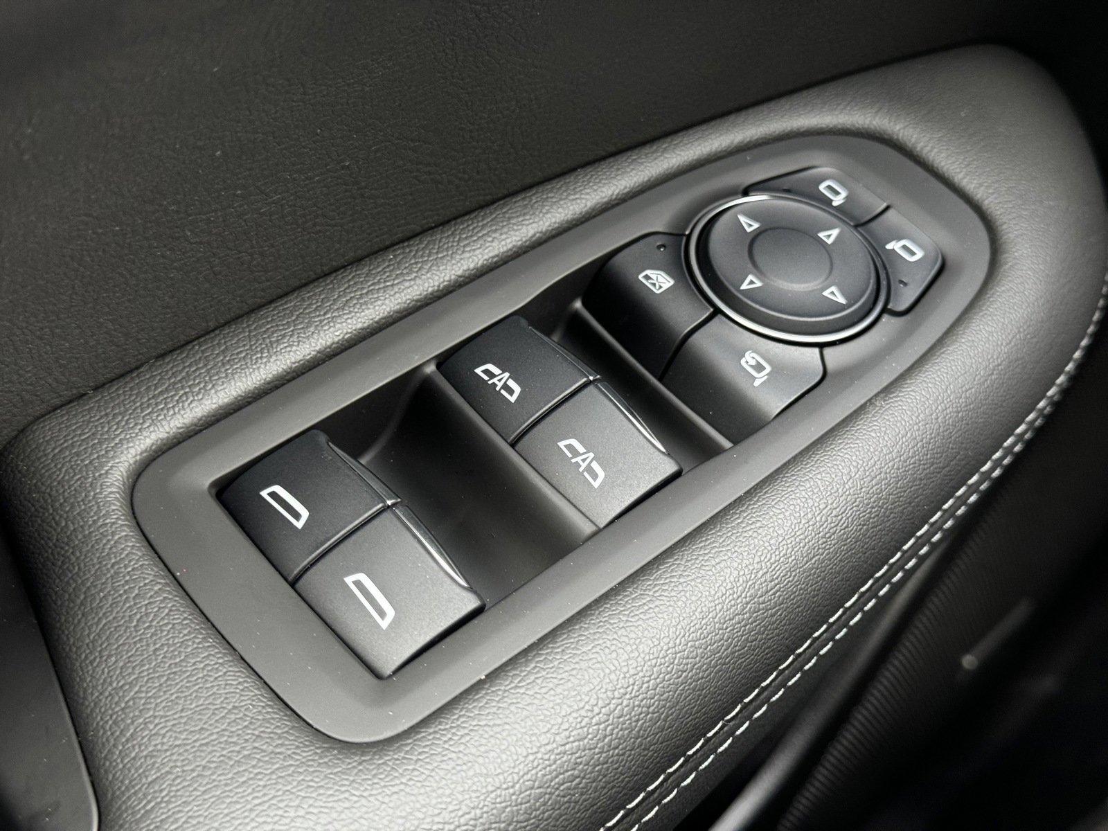 New 2025 Cadillac XT6 Luxury image 29